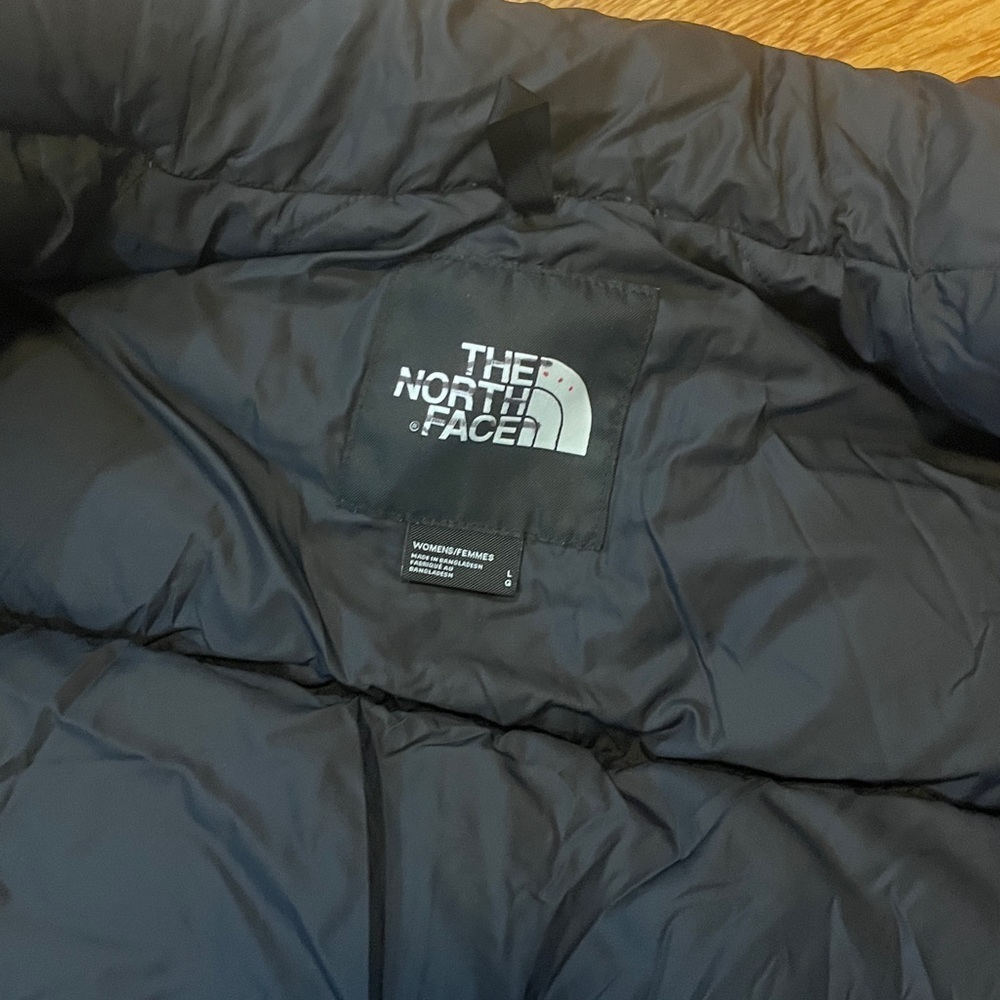 Urban Outfitters x North Face Nuptse Cropped Puffer Jacket Size Large NEW - Picture 10 of 12